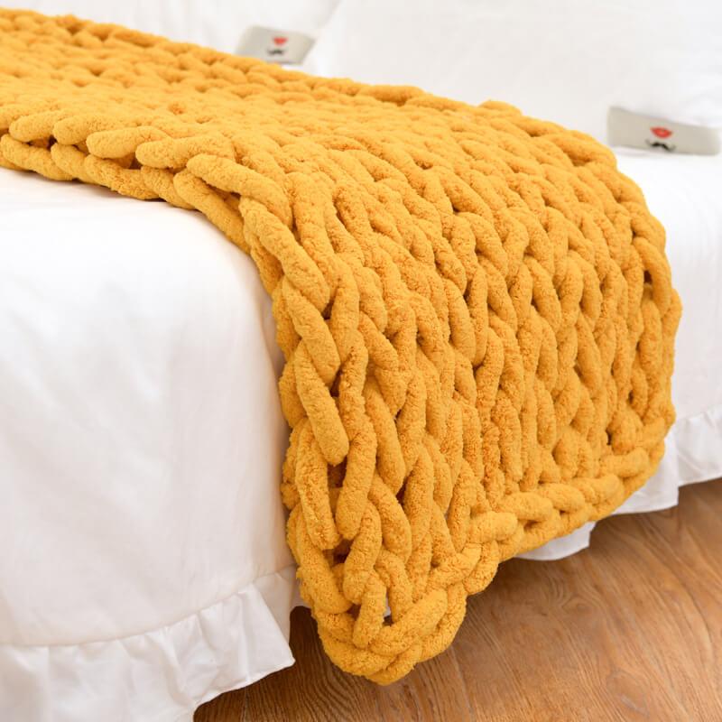 Lofaris Chunky Knit Blanket Soft Chenille Yarn Throw for Bed