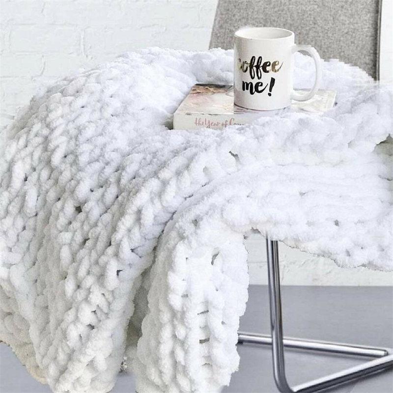 Lofaris Comfortable Warm White Handmade Thick Chunky Knit Blanket