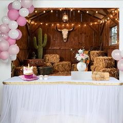 Lofaris Rustikaler Western-Hintergrund mit Scheunen-Flair und Lichterkette, für Country-Partys und Fotoshootings