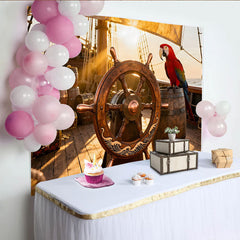 Lofaris Goldener Piratenschiff-Deck-Hintergrund mit Steuerrad, Papagei und Schatzkisten, für Abenteuer-Partys, Fotokulisse