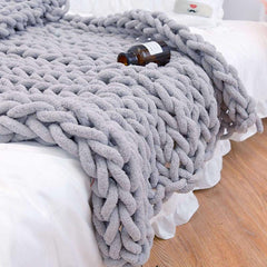 Lofaris Chunky Knit Blanket Soft Chenille Yarn Throw for Bed