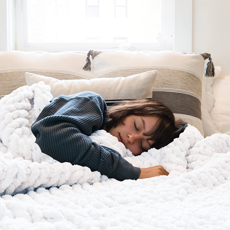 Lofaris Comfortable Warm White Handmade Thick Chunky Knit Blanket